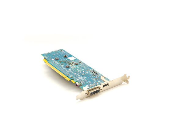 Πλακέτα τυπωμένου κυκλώματος που περιέχει επεξεργαστή και θύρες DVI VRAM και HDMI σε απομονωμένη κάρτα γραφικών - Φωτογραφία, εικόνα