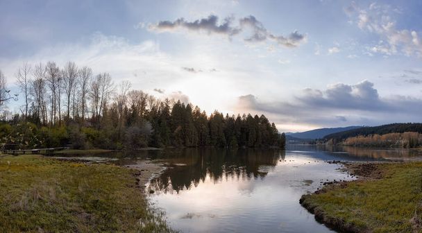 Panoramic View of a Canadian Landscape in Shoreline Trail - Foto, Imagen