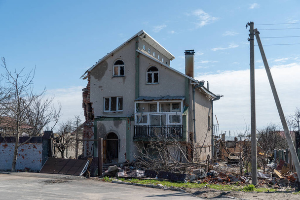 Chernihiv, Ukraine - 27.04.2022: Russian occupants destroyed private houses in the city of Chernihiv - Foto, Imagem