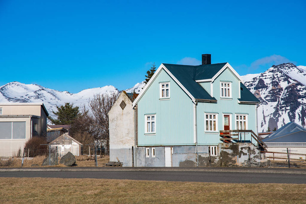 Alte Gebäude in der Stadt Hofn in Hornafjordur im Süden Islands - Foto, Bild