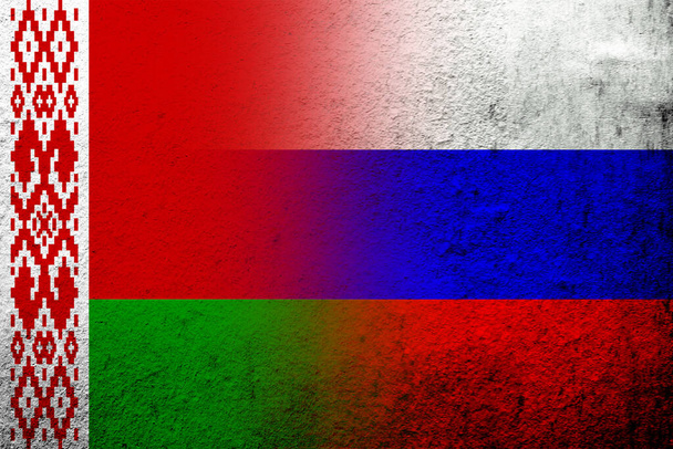Bandiera nazionale della Federazione russa con la Repubblica di Bielorussia Bandiera nazionale. Grunge sfondo - Foto, immagini