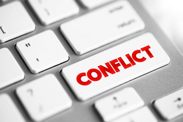Конфликт - борьба и столкновение интересов, мнений или даже принципов, текстовая концепция кнопки на клавиатуре - Фото, изображение