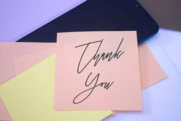 Thank You. Text on adhesive note paper. Event, celebration reminder message. - Fotoğraf, Görsel