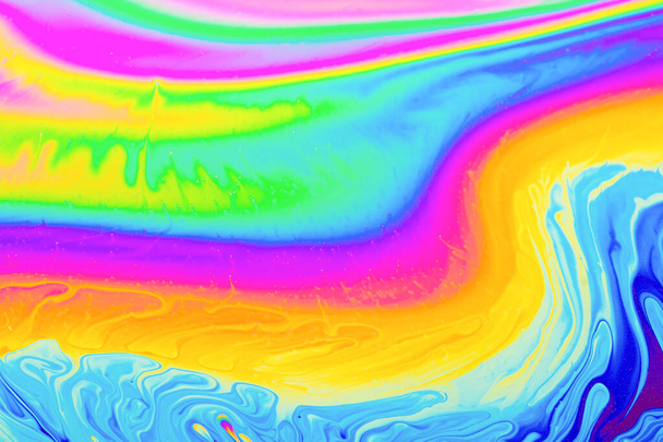 サイケデリックな多色背景抽象。虹色だ。パターンの背景。シャボン玉の写真マクロ撮影 - 写真・画像