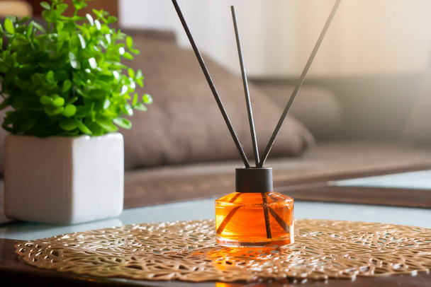 Parfém pro domov ve skleněné láhvi - Fotografie, Obrázek