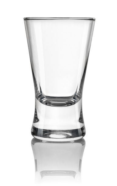 Vaso de vodka aislado
 - Foto, imagen