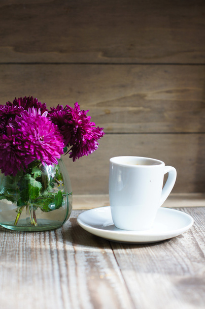 Automne : café et fleurs
 - Photo, image