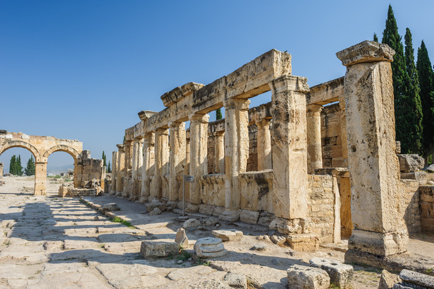 Ruins of Hierapolis, now Pamukkale - Zdjęcie, obraz