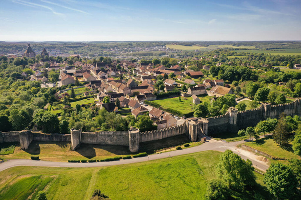 vue sur la ville médiévale de Provins en Seine et Marne en France qui appartient au patrimoine mondial de l'Unesco - Photo, image