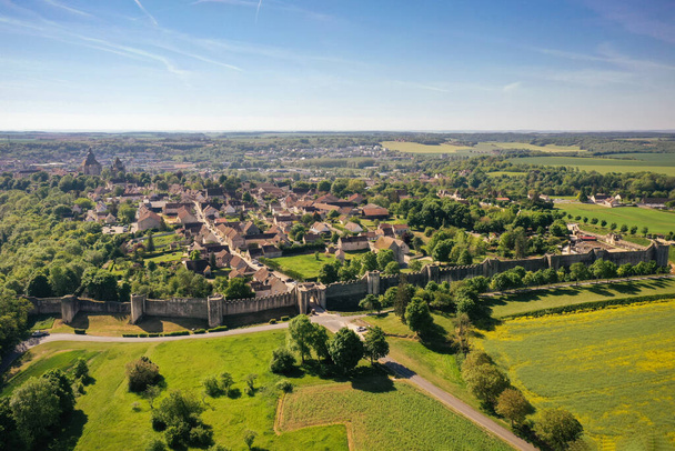 Fransa 'nın Seine et Marne kentindeki Unesco dünya mirasına ait Ortaçağ Provins şehrinin manzarası - Fotoğraf, Görsel