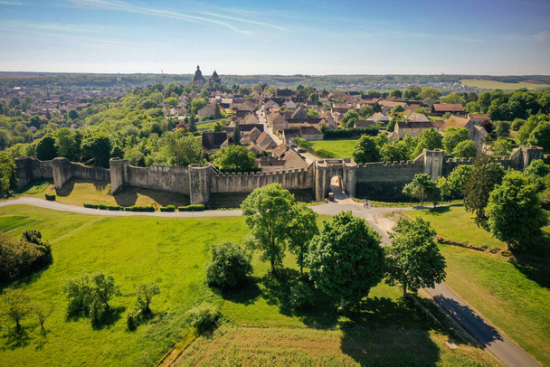 pohled na středověké město Provins v Seine et Marne ve Francii, které patří do světového dědictví UNESCO - Fotografie, Obrázek