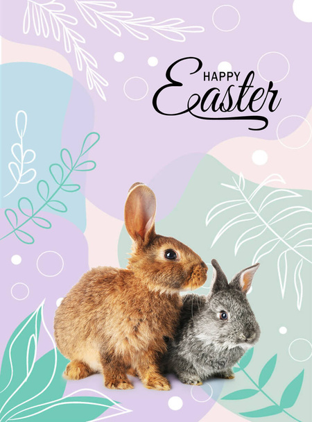 Tarjeta de felicitación de Pascua con conejitos esponjosos y ramas dibujadas - Foto, imagen