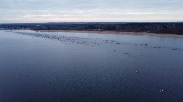 Thousand of boats competiting with eachother. Winning and losing. Kayaks  - Séquence, vidéo