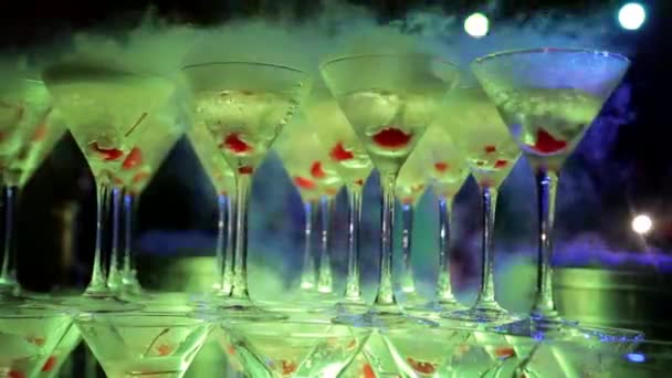 Champagne from cherry and steam with dry ice, champagne with smoke - Metraje, vídeo
