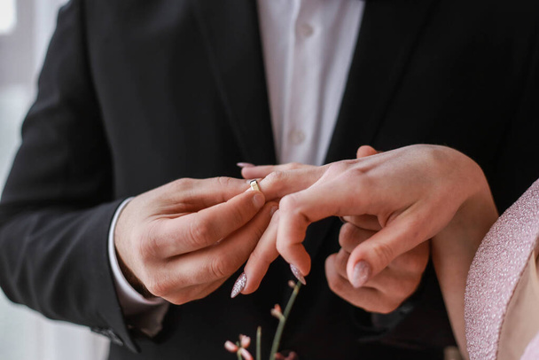Sposo e sposo al matrimonio - Foto, immagini