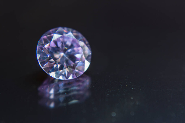 Natuurlijke paarse saffier edelsteen, paarse Amethist edelsteen sieraden - Foto, afbeelding