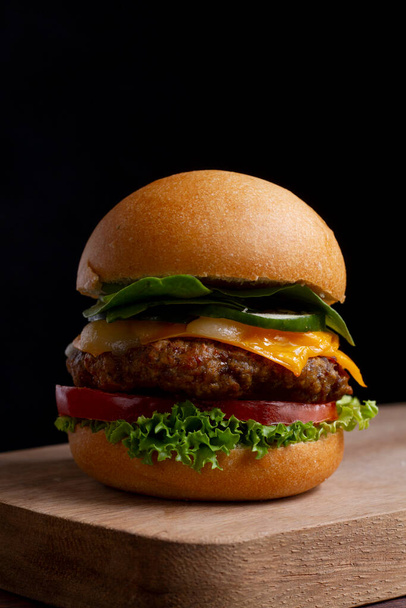 A picture of a delicious street food burger . - Foto, imagen