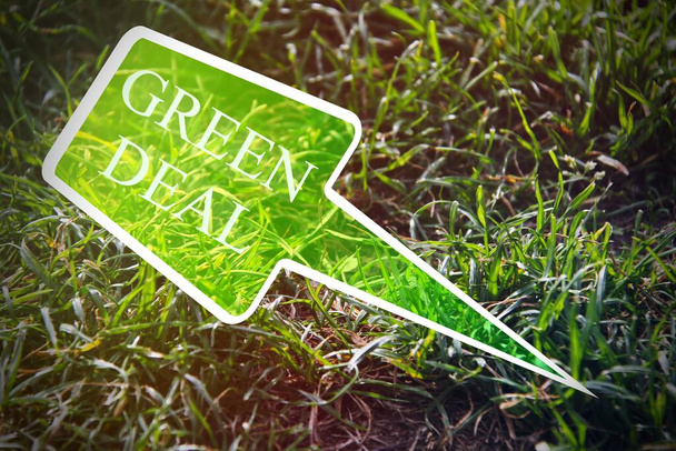 Yeşil arkaplan ile test "Green Deal" - Fotoğraf, Görsel