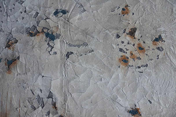 Background of old grey wall with cracks. Indoors at home. - Fotografie, Obrázek