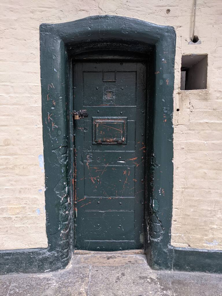 Дверь в Килмейнхэмскую тюрьму, Дублинский музей викторианской тюрьмы - Фото, изображение