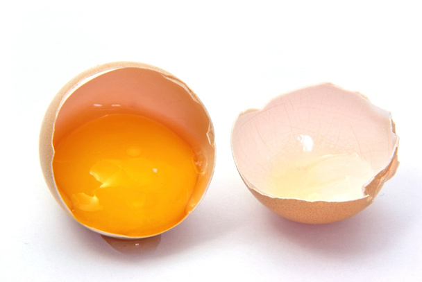 Huevo roto
 - Foto, Imagen