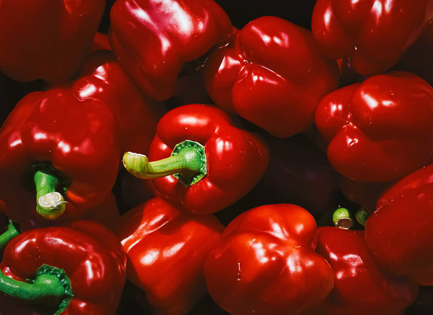 Bell peppers as healthy organic food background, fresh vegetable at farmers market, diet and agriculture concept - Foto, imagen