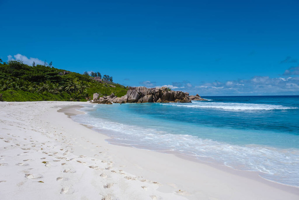 Anse Lazio Praslin Seychelles, тропічний пляж під час розкішної відпустки на Сейшельських островах. Анс Лаціо Праслін Сейшельські острови - Фото, зображення