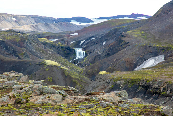 Wasserfälle im Fluss Skoda. Island. Natur und Orte für wunderbare Reisen - Foto, Bild