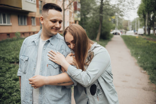 loving couple walking in ukrainian park and city - Fotografie, Obrázek