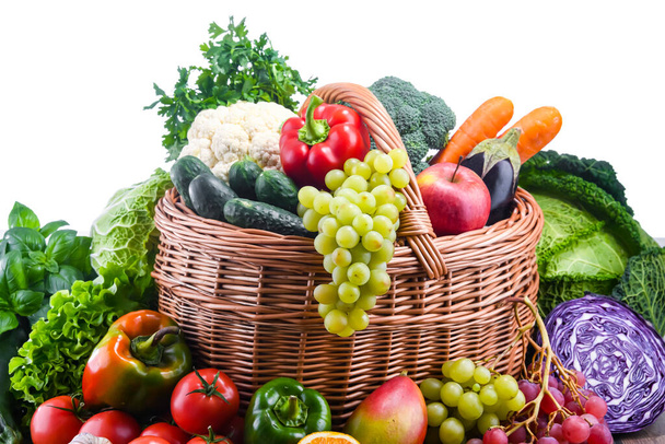 Composition avec divers légumes et fruits biologiques
. - Photo, image