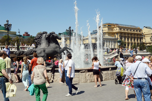 Questrian statue Fountain at Theater Square Heat Summer day - Foto, immagini