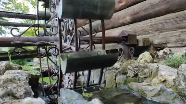 Footage of vintage watermill building - constration - Filmagem, Vídeo