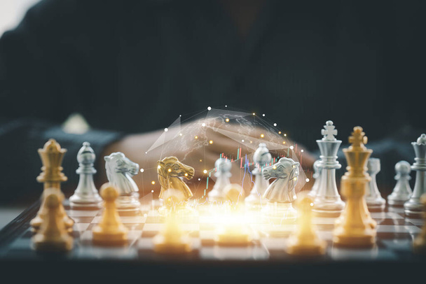 Κοντινό πλάνο ενός παιχνιδιού σκακιού με πιόνια σκακιού. Chessboard Concept vs. Business Management on Risk, Γραφικά διαγράμματα Εμφάνιση οικονομικών ροών και επιχειρηματικών επιδόσεων. Διαχείριση κινδύνων. - Φωτογραφία, εικόνα