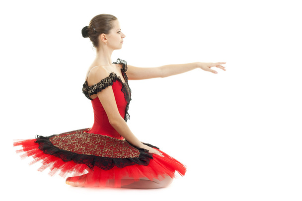 anmutige klassische Tänzerin mit rotem Tutu - Foto, Bild