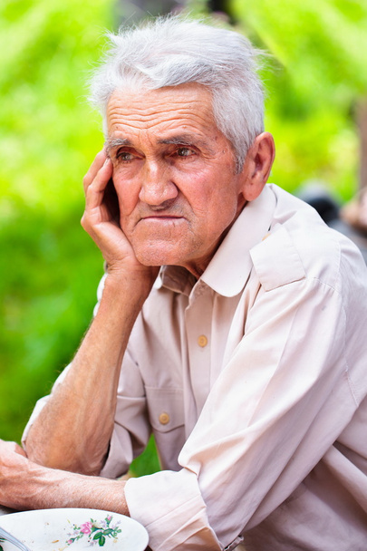 Old man outdoor - Фото, зображення