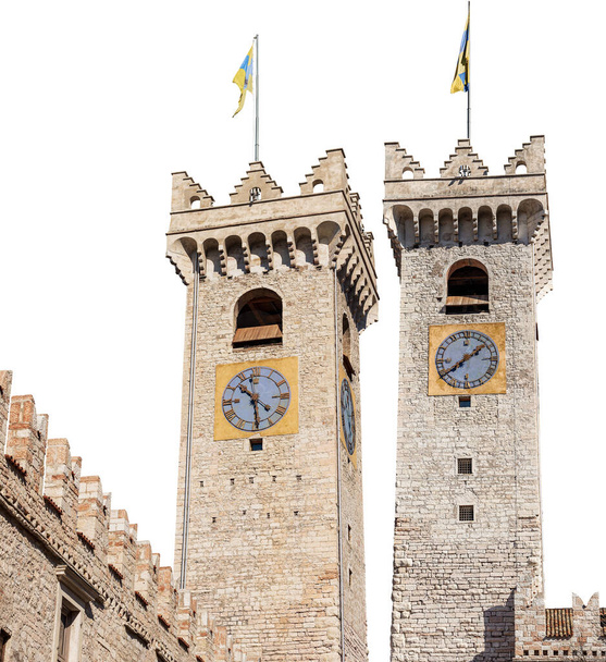 中世の町役場の塔(トーレ・シヴィカまたはトーレ・ディ・ピアッツァ), XI世紀,トレントダウンタウンで,白い背景に孤立.トレンティーノ・アルト・アディジェ、イタリア、ヨーロッパ。広場、ドゥオーモ広場（大聖堂広場）). - 写真・画像