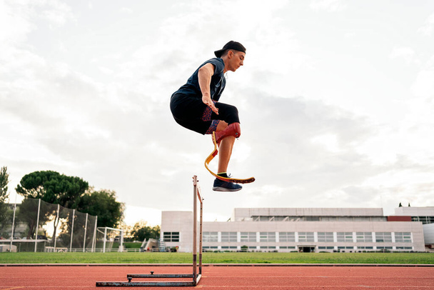 Disabled Young Man Athlete Jumping - Valokuva, kuva