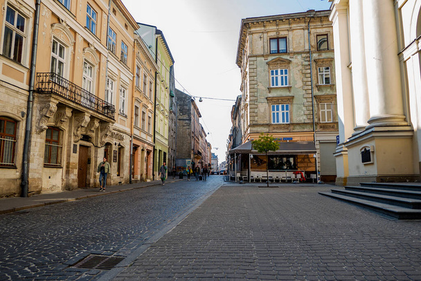 old street in the city of the center of the historic buildings, architecture, ukraine - Fotoğraf, Görsel