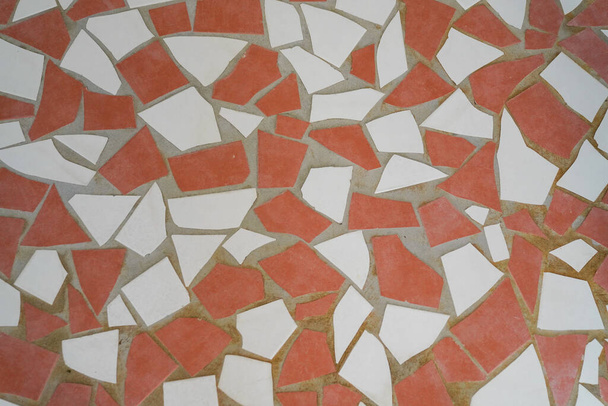 Mozaik fayans dokusu kırmızı beyaz zemin soyut arkaplan - Fotoğraf, Görsel