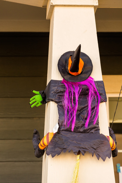 Portico della casa decorato per Halloween
 - Foto, immagini