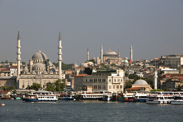 Mesquita Yenicami, Istambul, Turquia
 - Foto, Imagem
