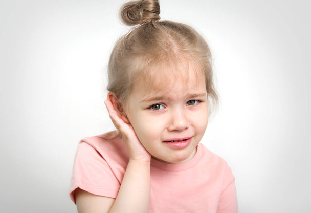 Child with earache, toddler girl portrait ear pain concept. Kid with medical problems. - Fotoğraf, Görsel