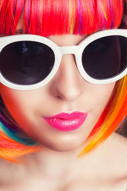 Woman wearing colorful wig - Fotoğraf, Görsel