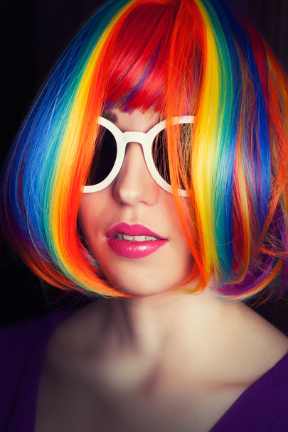 kobiety sobie kolorowe peruki - Zdjęcie, obraz