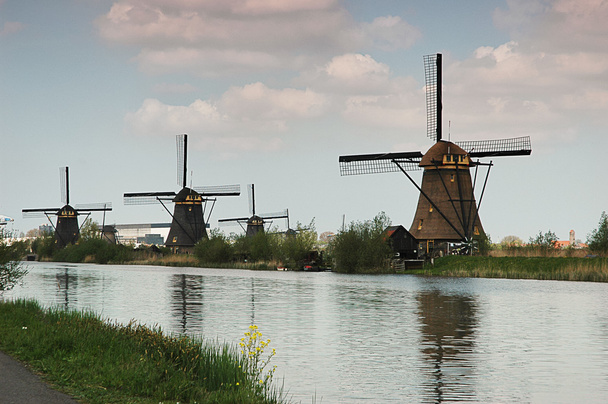 Větrný mlýn v Kinderdijku - Fotografie, Obrázek
