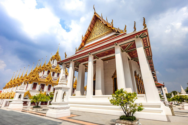 Wat Ratchanatdaram (Loha Prasat) in Bangkok, Thailand. - Foto, Imagem
