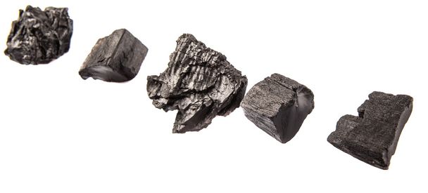 Beyaz arka plan üzerinde kömür - Fotoğraf, Görsel
