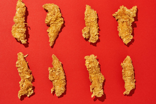 Top view of set of appetizing baked chicken wings - Foto, afbeelding
