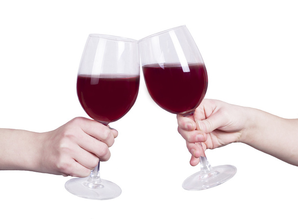 Απομονωμένη τσούγκριζαν ποτήρια κόκκινο κρασί Hands.tif - Φωτογραφία, εικόνα