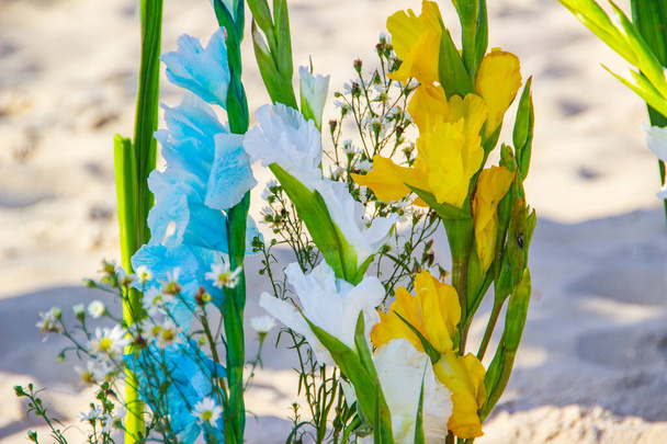 kwiaty oferowane iemanja, podczas imprezy w Rio de Janeiro. - Zdjęcie, obraz